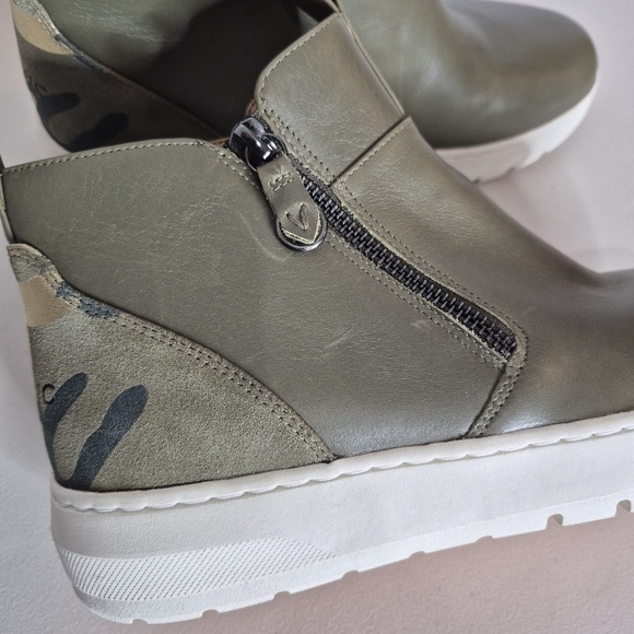 Vionic Brinkely Ankle Bootie - Size 8 - Picture 10 of 16